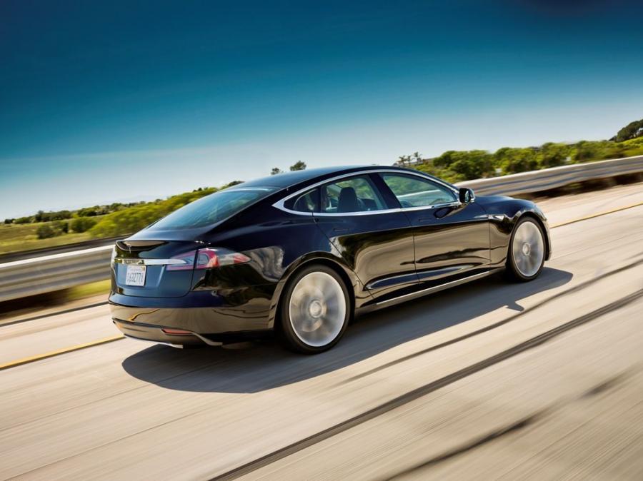  Tesla Model S Alpha 2011 года  (фото 8 из 17)
